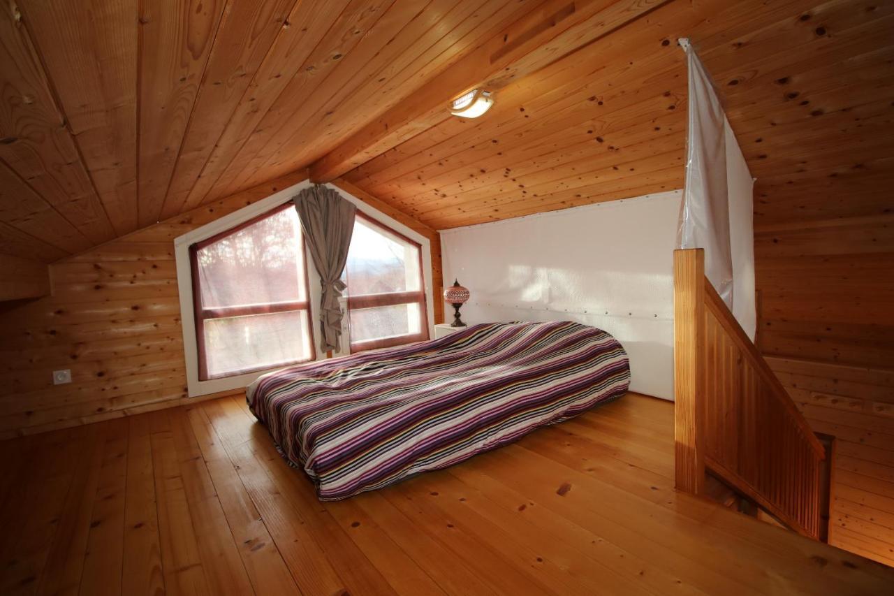 Les Epiceas Apartment Chorges Exterior photo